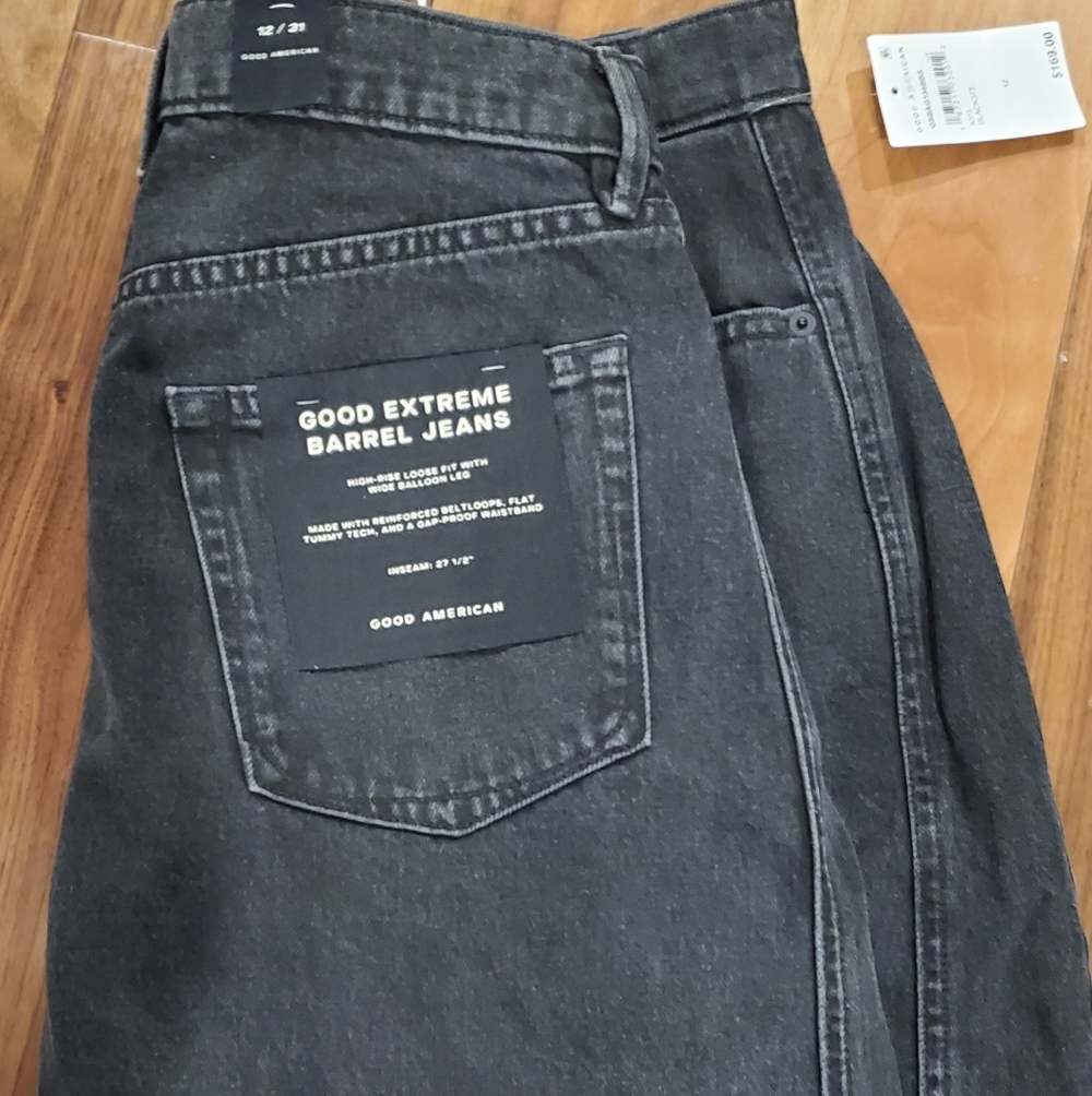Good American Black NWT Extrene Barrel Jeans . - Picture 4 of 5